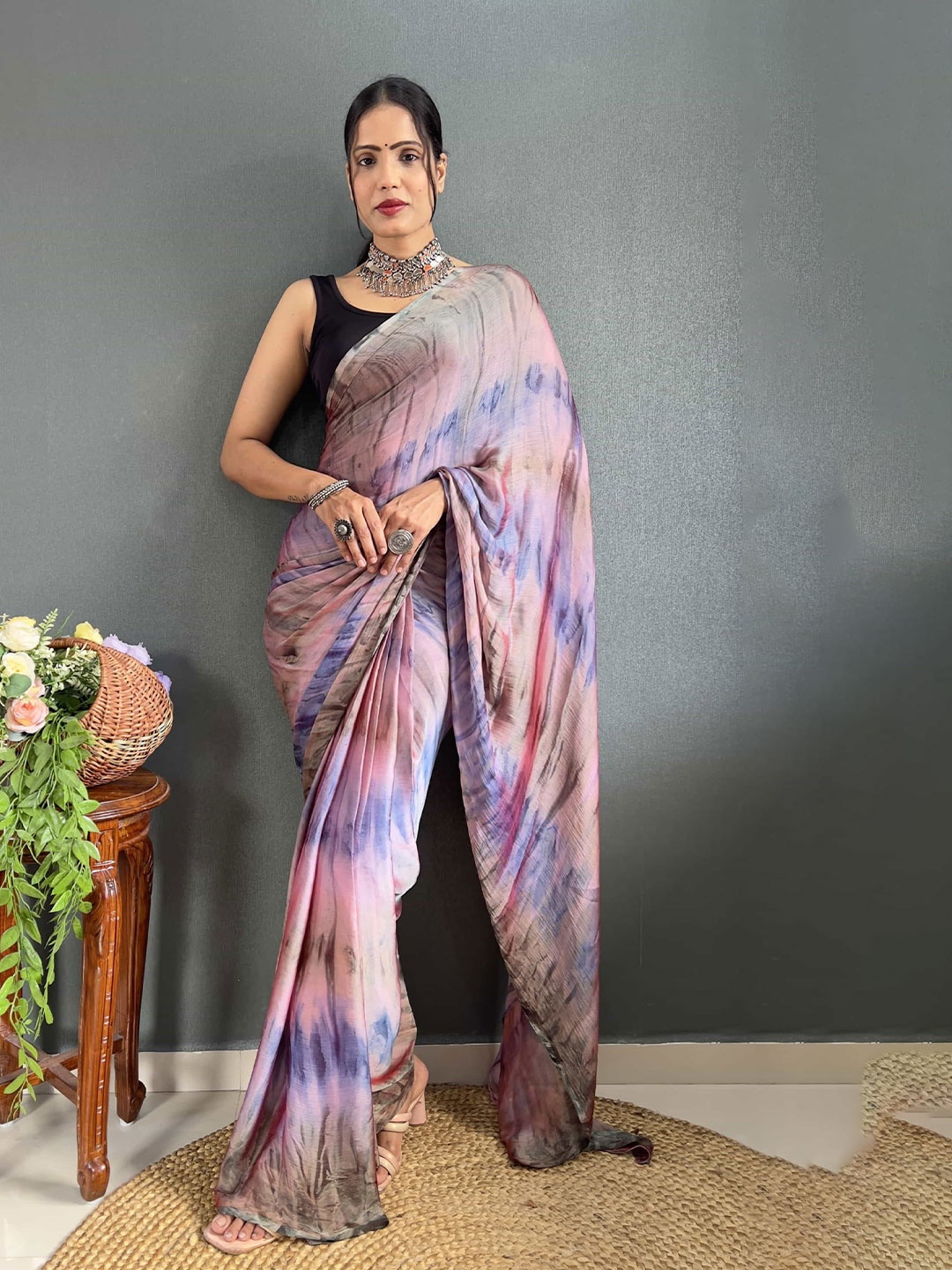 

DIVASTRI Tie and Dye Pure Chiffon Ready to Wear Saree, Pink