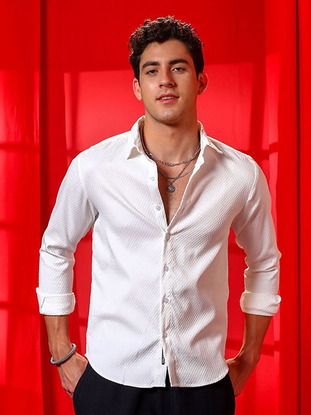 

Campus Sutra Men Comfort Fit Spread Collar Textured Casual Shirt, White