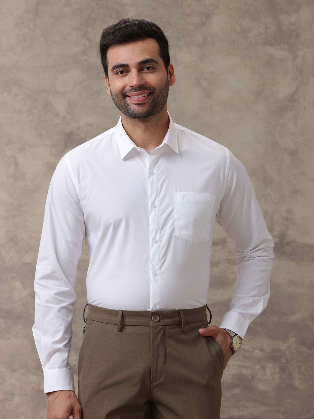 

Ramraj Men Standard Fit Spread Collar Solid Cotton Formal Shirt, White