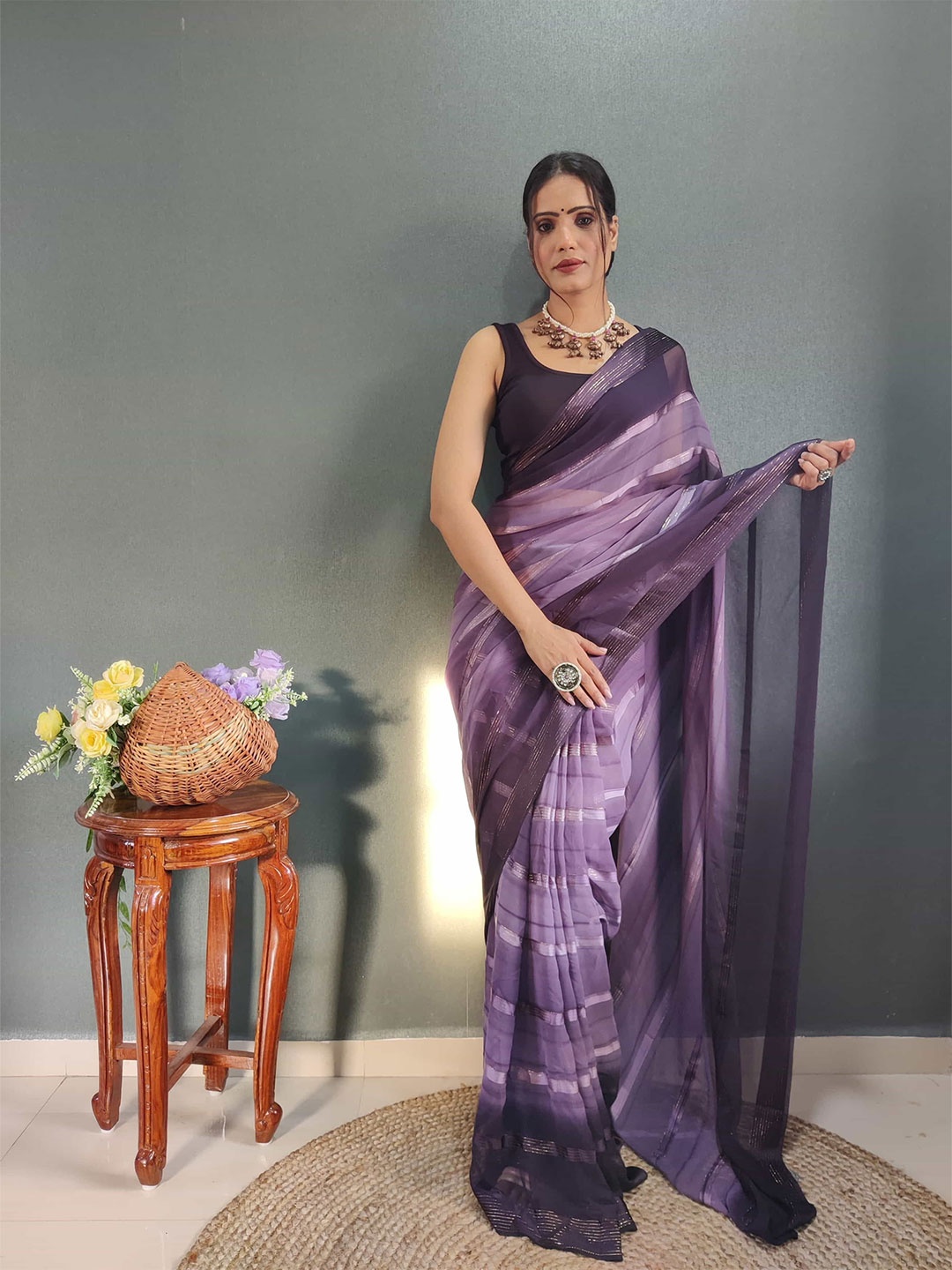 

DIVASTRI Women Zari Pure Chiffon Ready to Wear Saree, Purple