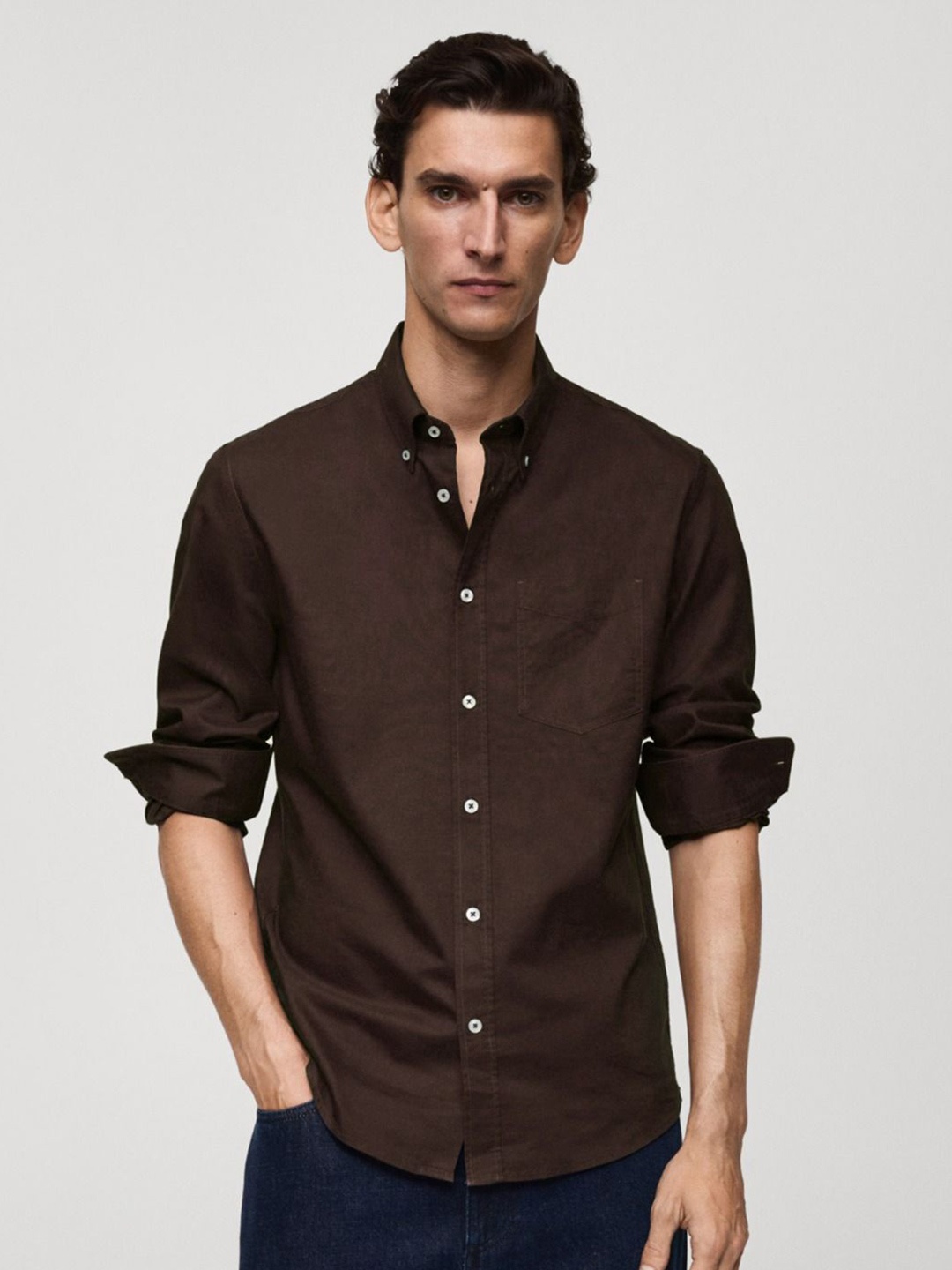 

MISCHIEF MONKEY Men Classic Fit Button-Down Collar Solid Cotton Casual Shirt, Brown
