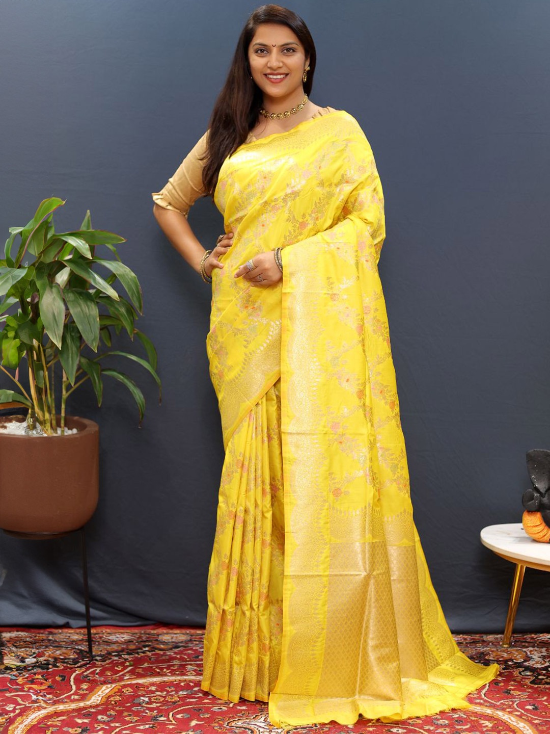 

Royal Rajgharana Saree Woven Design Zari Pure Silk Banarasi Sarees, Yellow