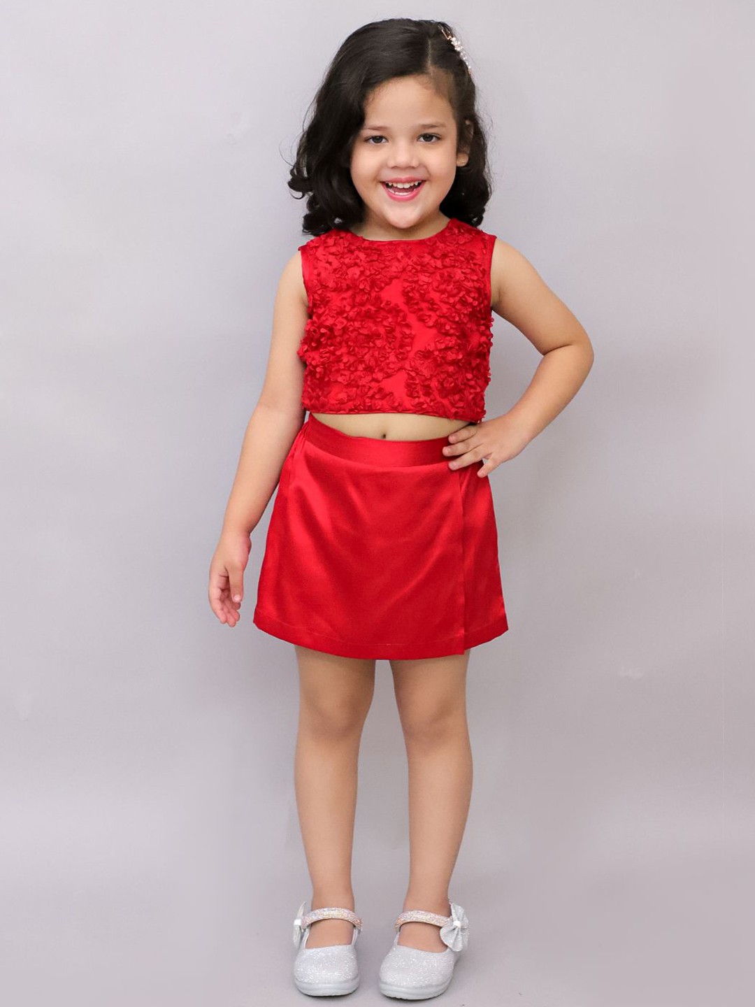 

LIL DRAMA Girls Self Design Pure Cotton Top With Shorts, Red