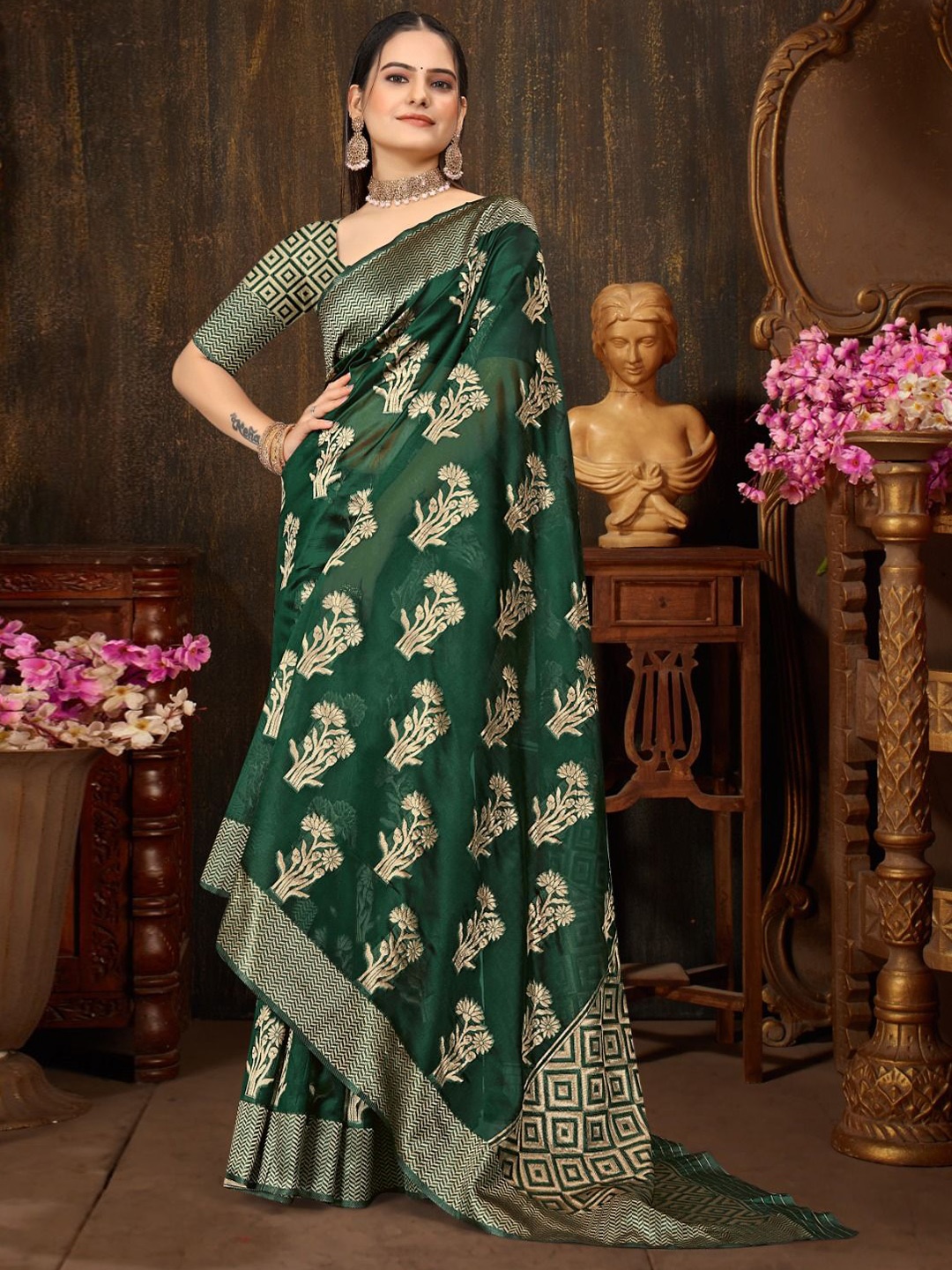 

Aagiri Woven Design Zari Organza Banarasi Saree, Green