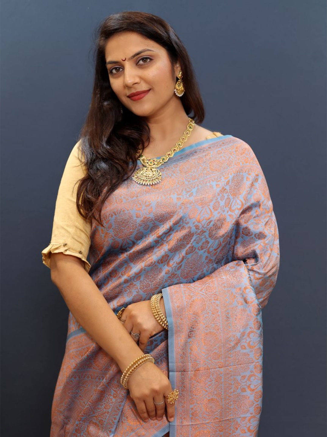 

Royal Rajgharana Saree Woven Design Zari Pure Silk Banarasi Sarees, Grey