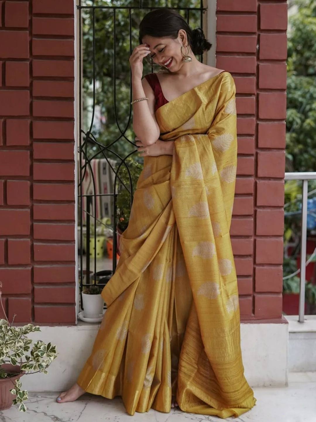 

Fabdeal Woven Design Zari Kanjeevaram Saree, Yellow