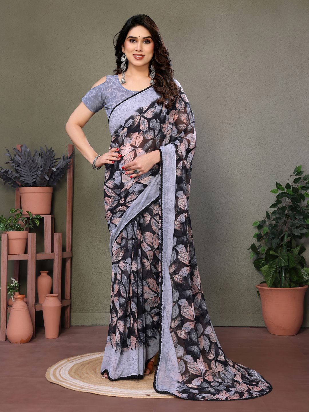 

VILLAGIUS Ethnic Motifs Pure Georgette Saree, Black