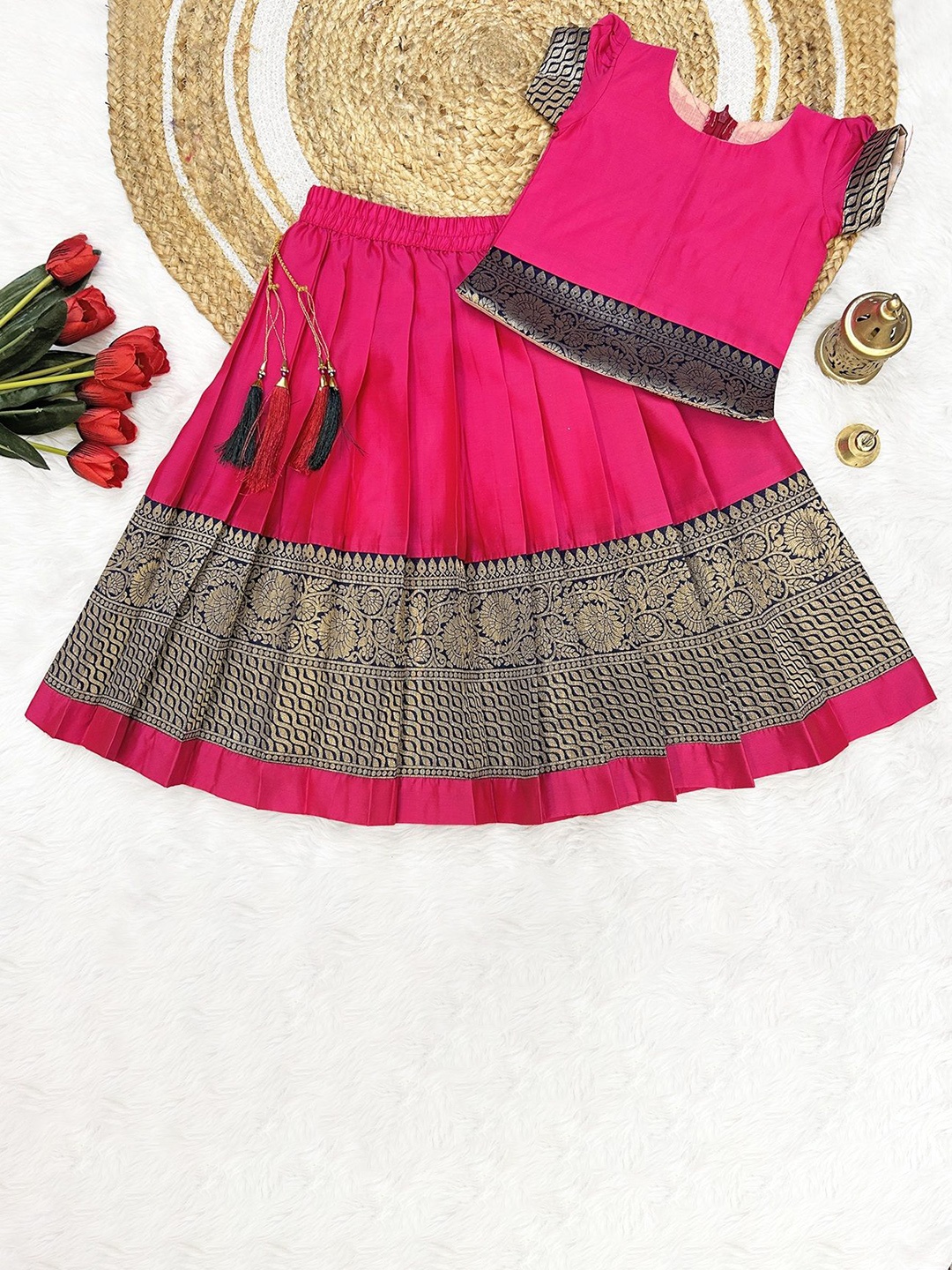 

FELIZ THE DESIGNER STUDIO Girls Woven Design Zari Jacquard Ready to Wear Lehenga & Blouse, Pink