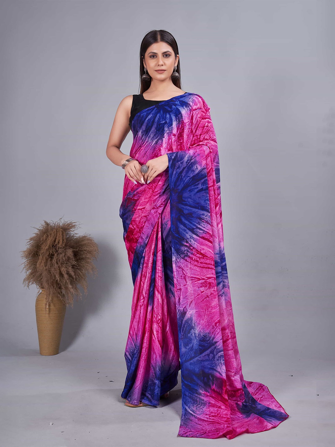 

DIVASTRI Tie and Dye Pure Chiffon Ready to Wear Saree, Pink