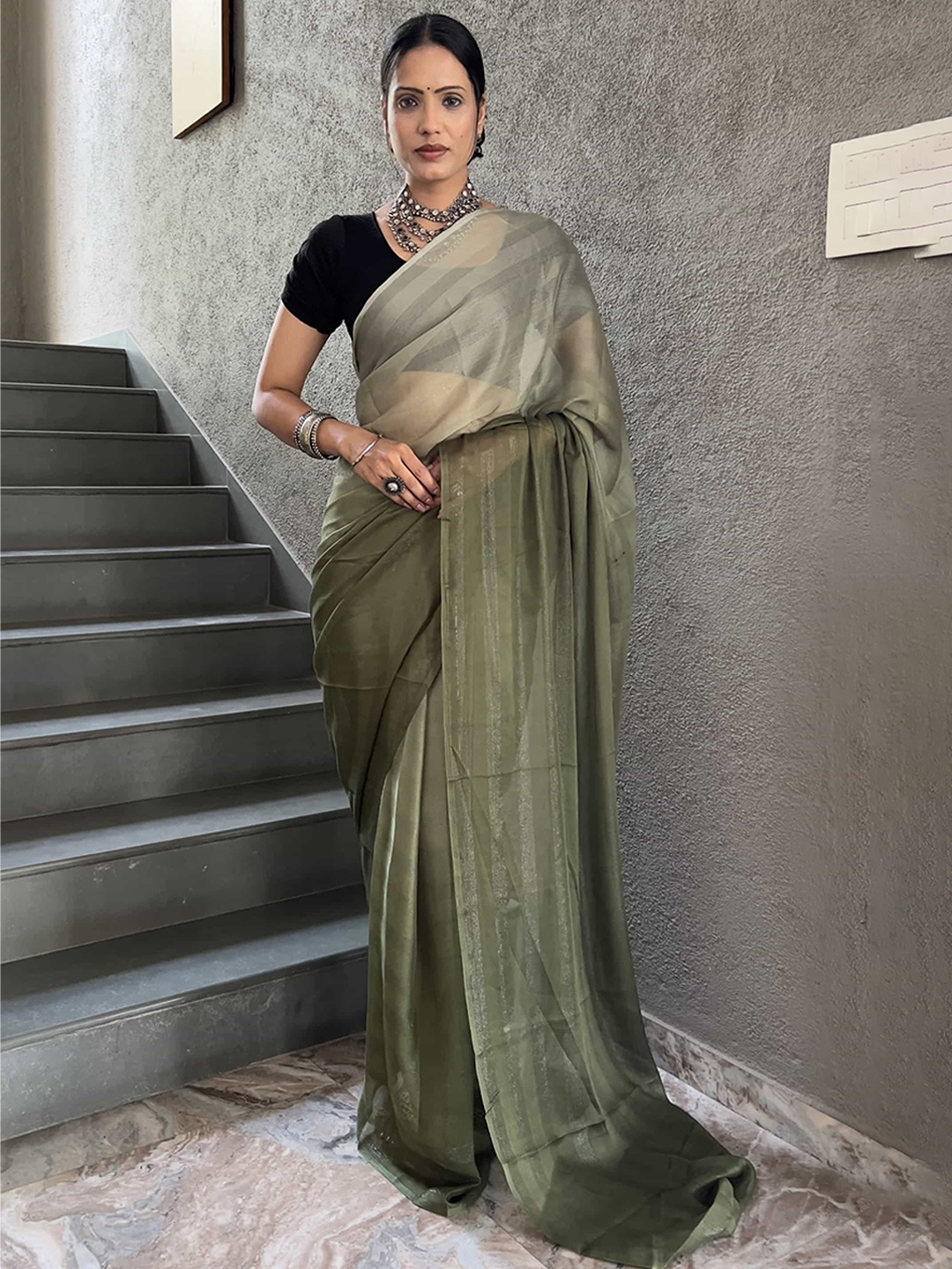 

DIVASTRI Leheriya Pure Chiffon Ready to Wear Jamdani Saree, Green