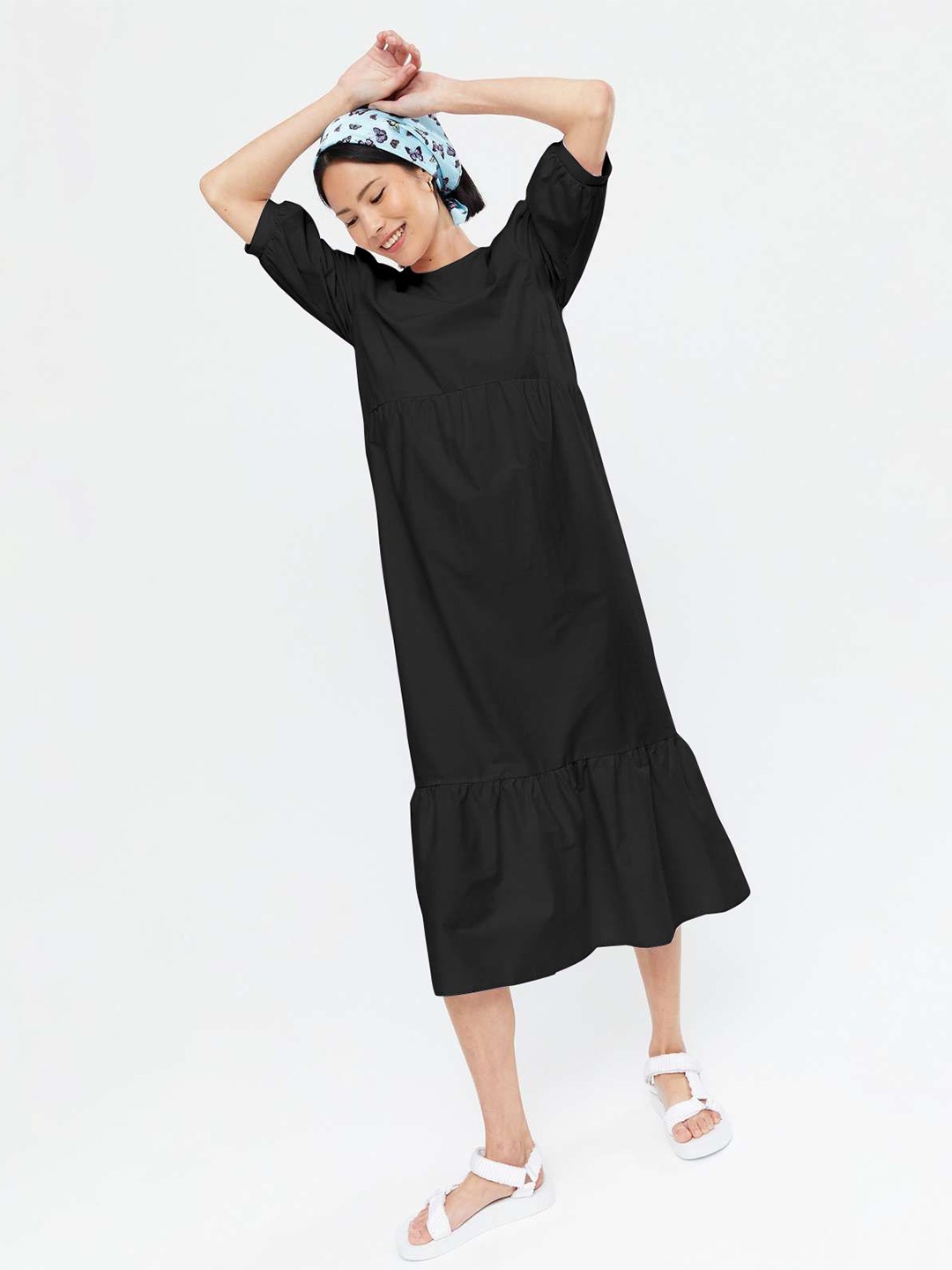 

Krunal Raiyani Women Round Neck Drop-Waist Dress, Black