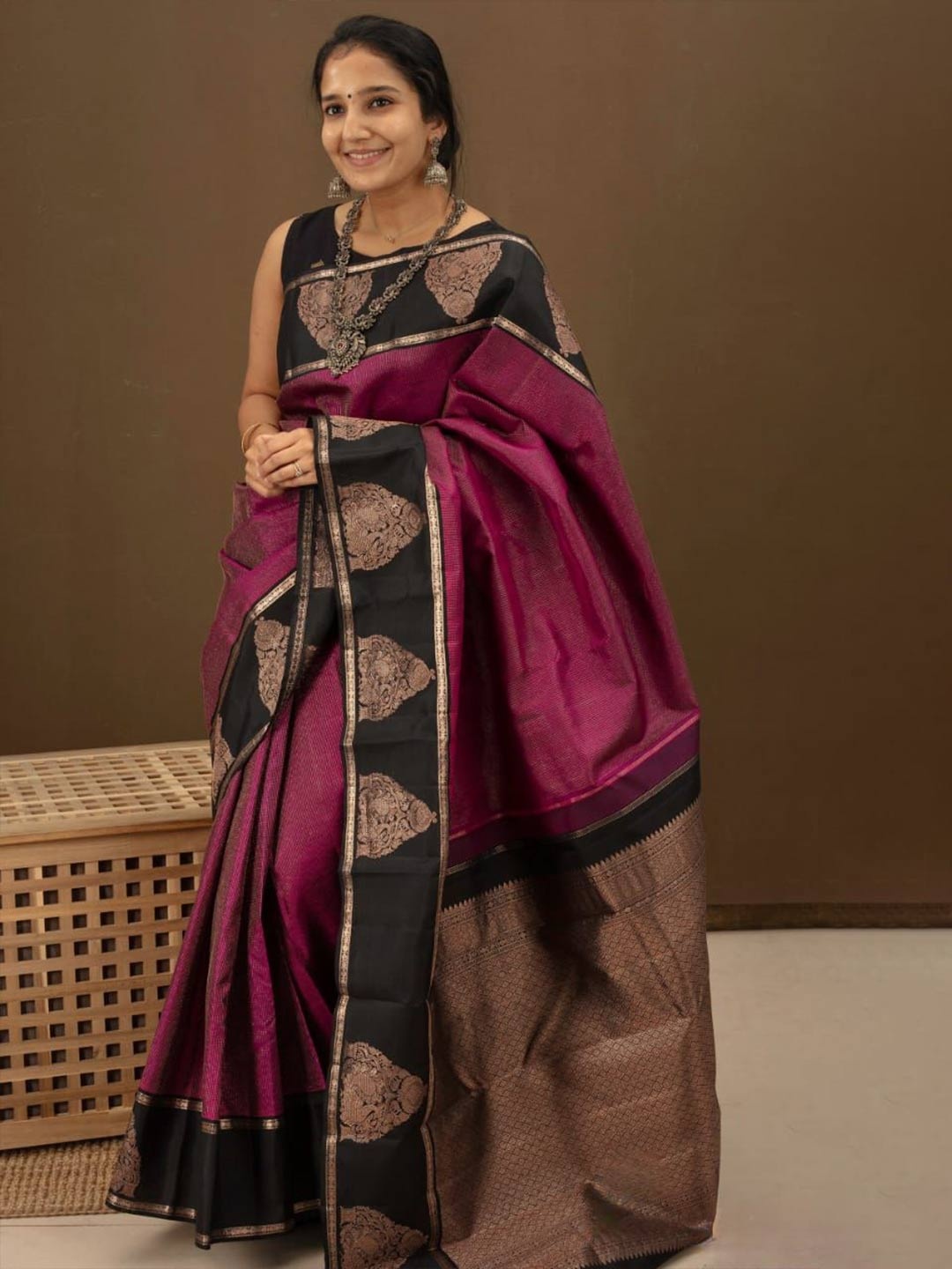 

Fabdeal Woven Design Kanjeevaram Saree, Pink