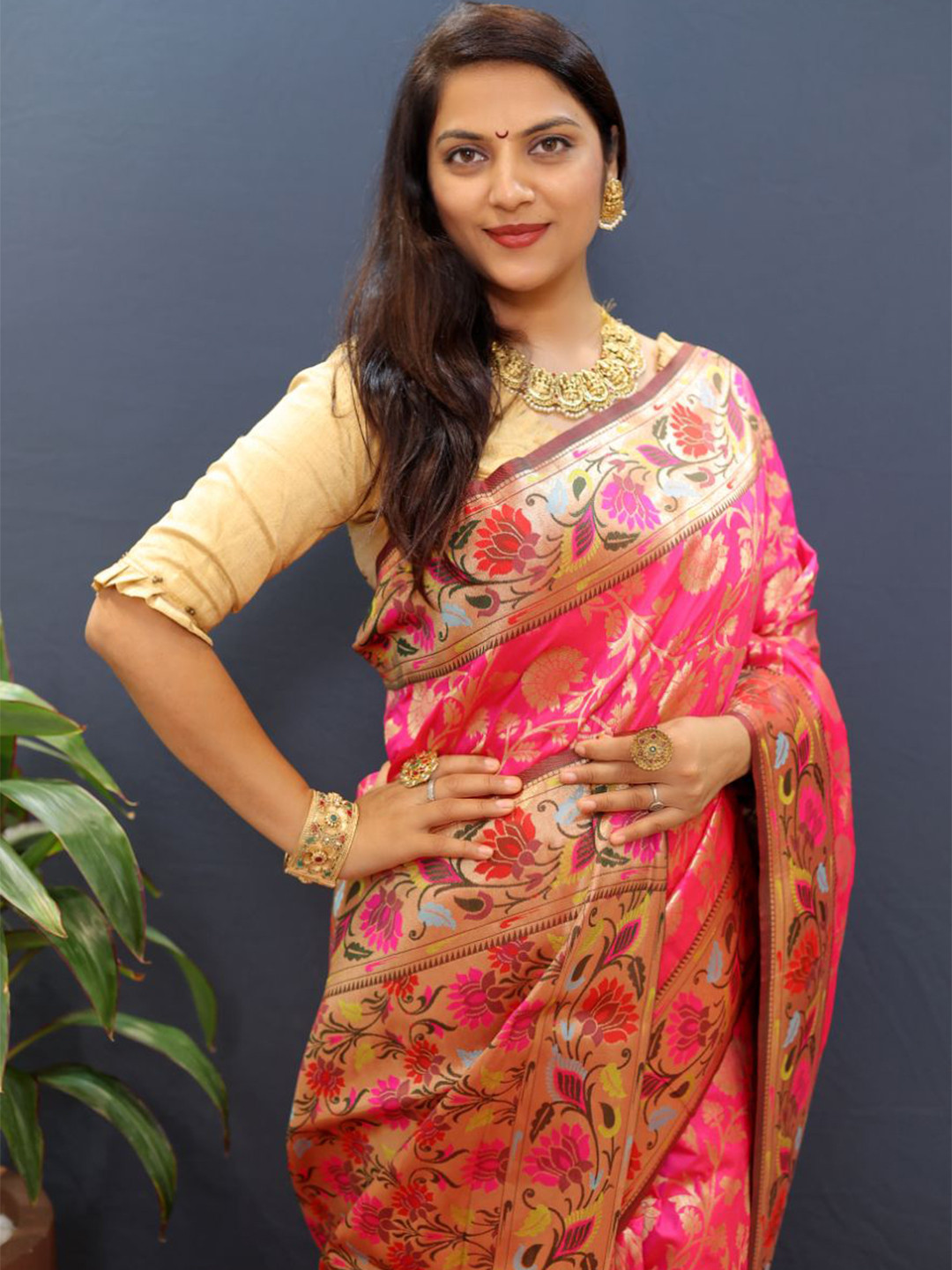 

Royal Rajgharana Saree Woven Design Zari Banarasi Sarees, Pink