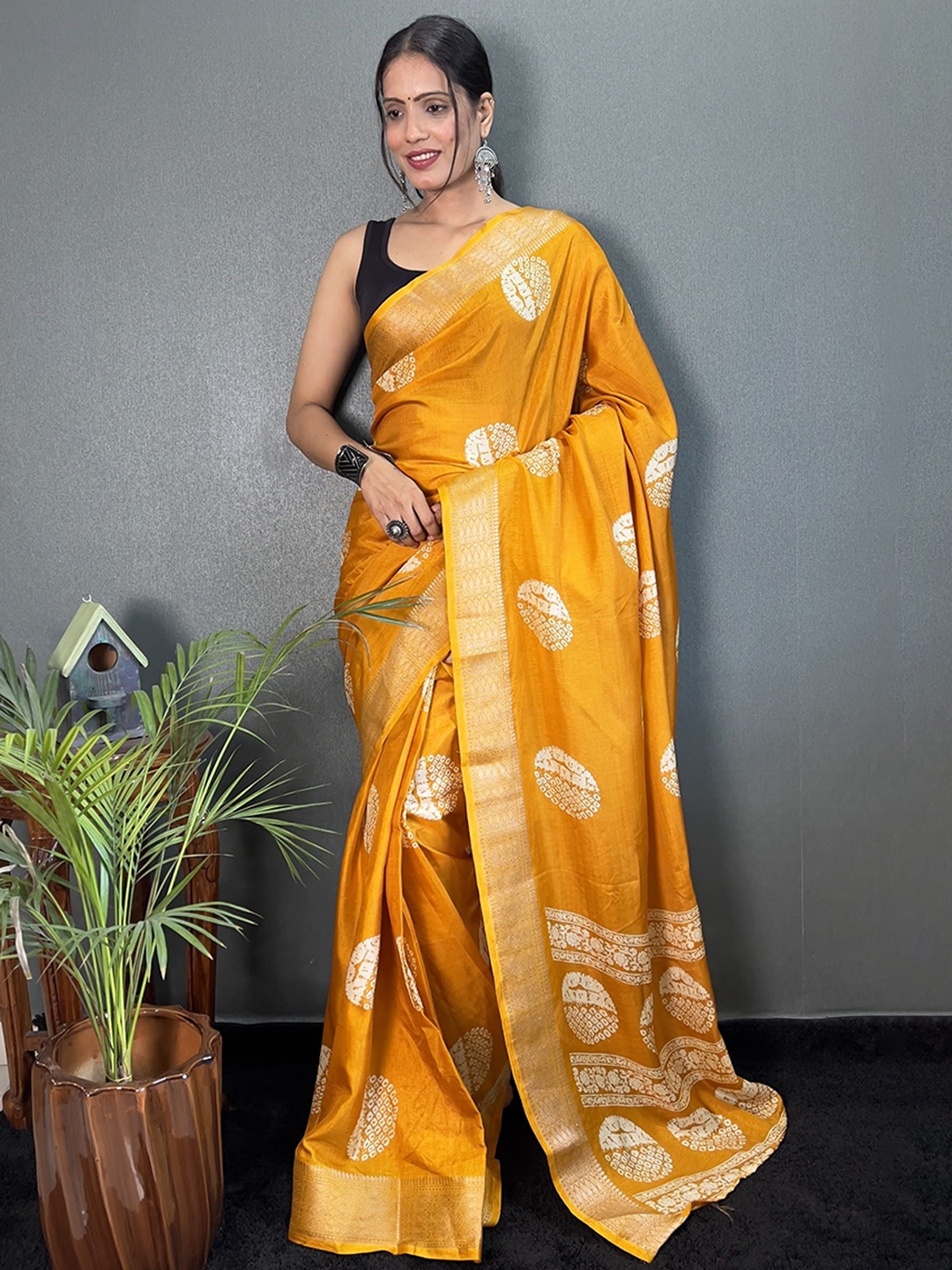 

DIVASTRI Ethnic Motifs Pure Silk Ready to Wear Jamdani Saree, Yellow