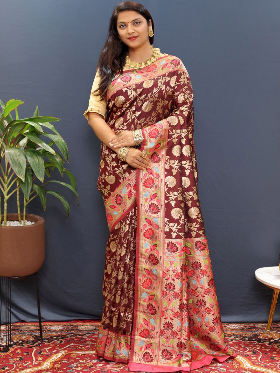 

Royal Rajgharana Saree Woven Design Zari Pure Silk Banarasi Sarees, Maroon