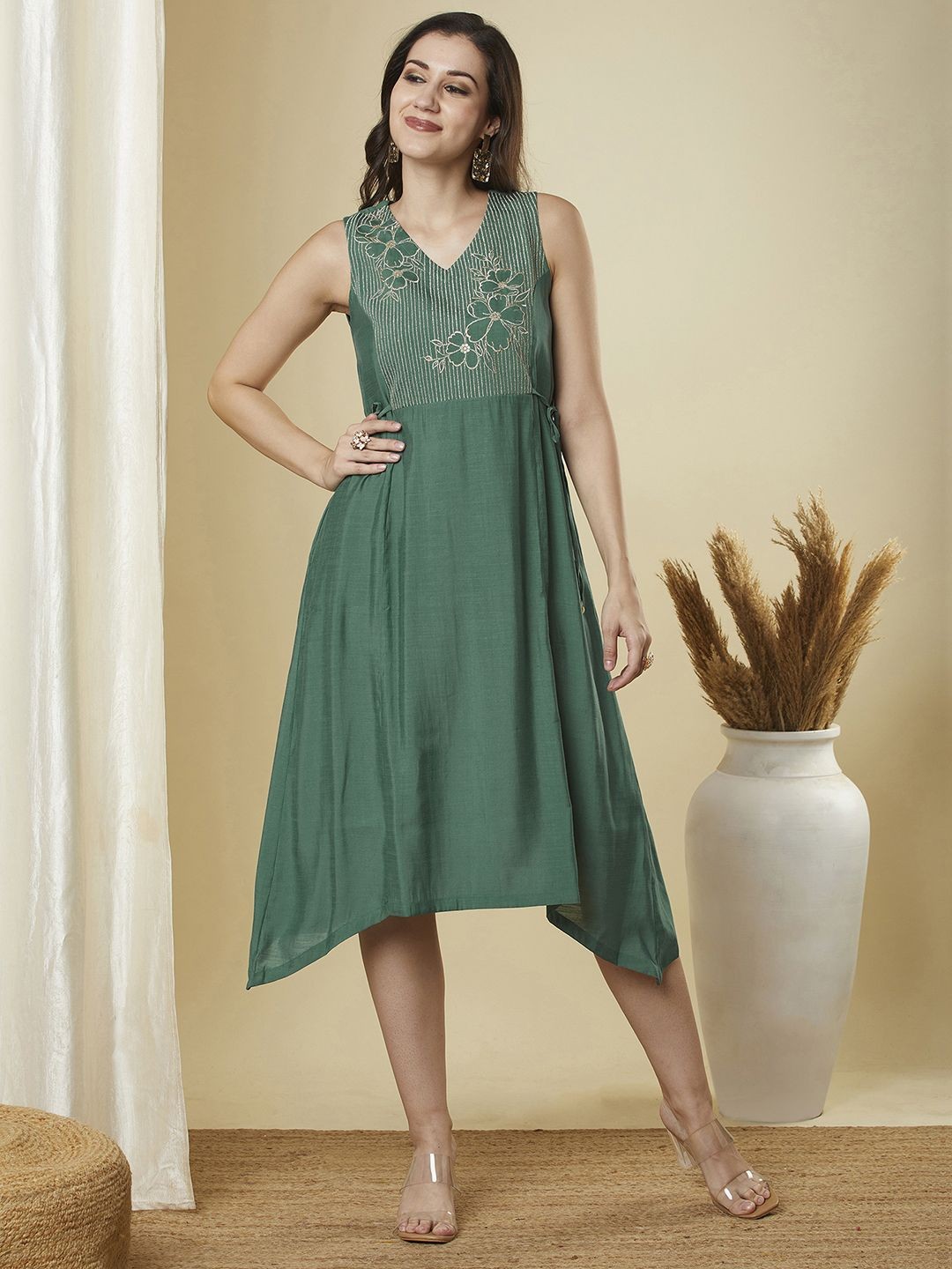 

KAMI KUBI Embroidered A-Line Midi Dress, Green