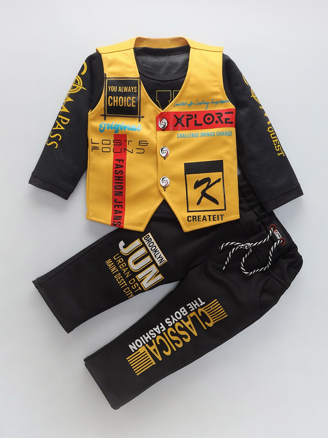 

Usman Harooni Collection Boys Printed T-Shirt With Trousers, Yellow