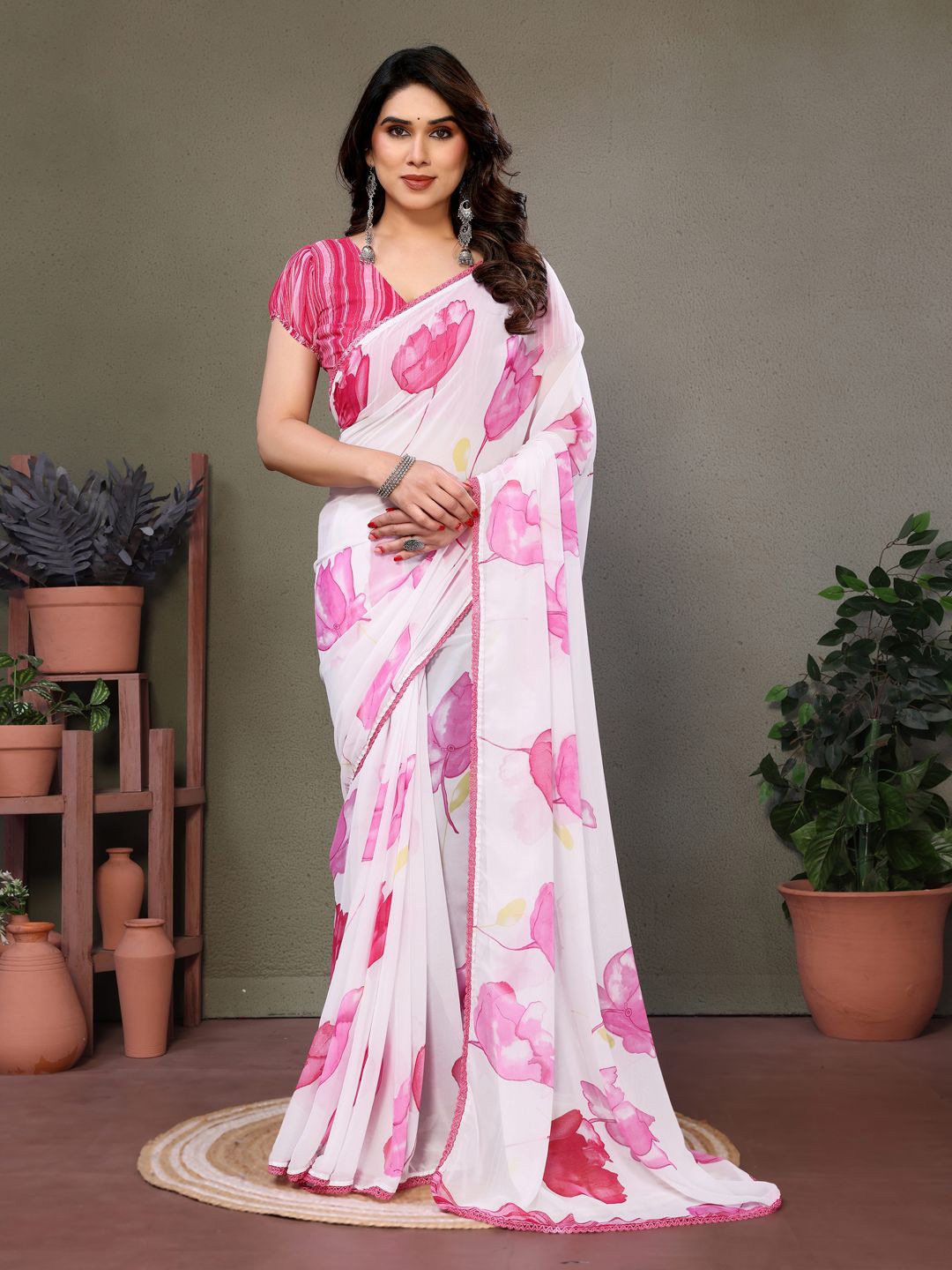 

VILLAGIUS Floral Block Print Saree, White