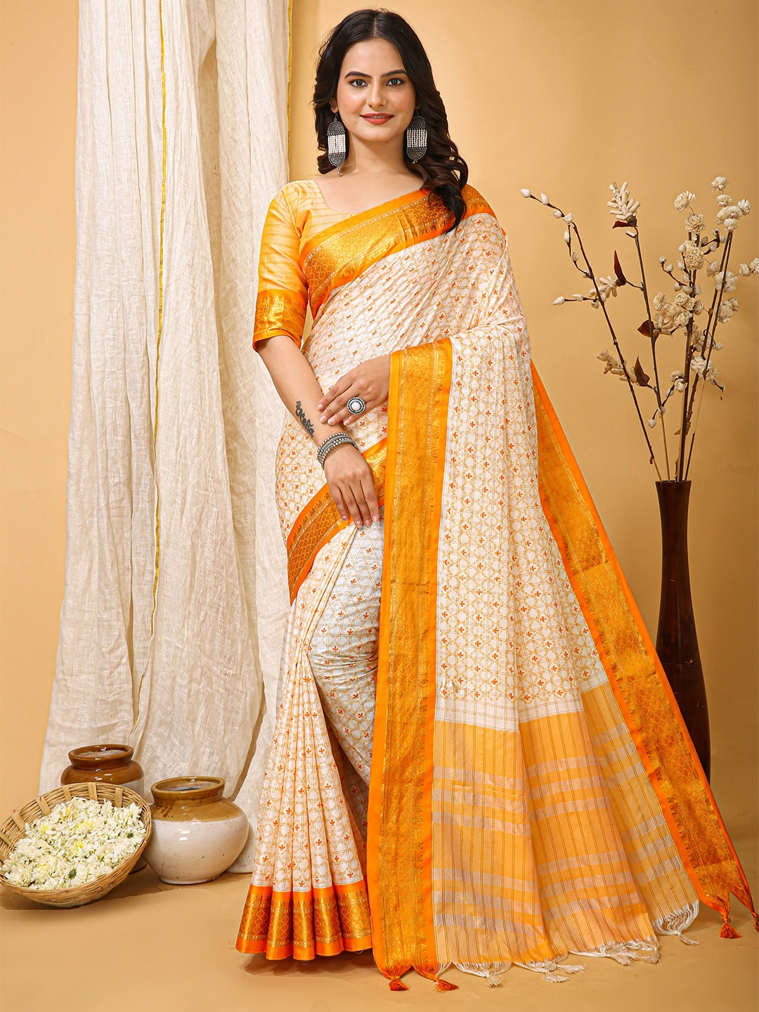

bansari textiles Ethnic Motifs Printed Zari Saree, Yellow