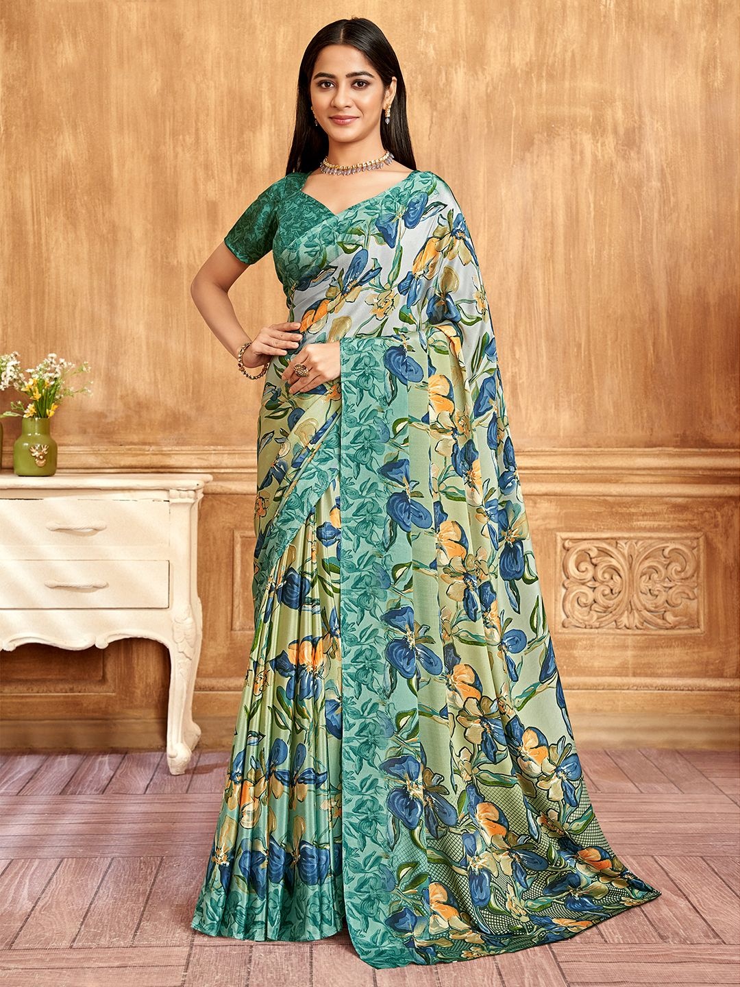 

Mitera Floral Printed Saree With Unstitched Blouse Piece, Green