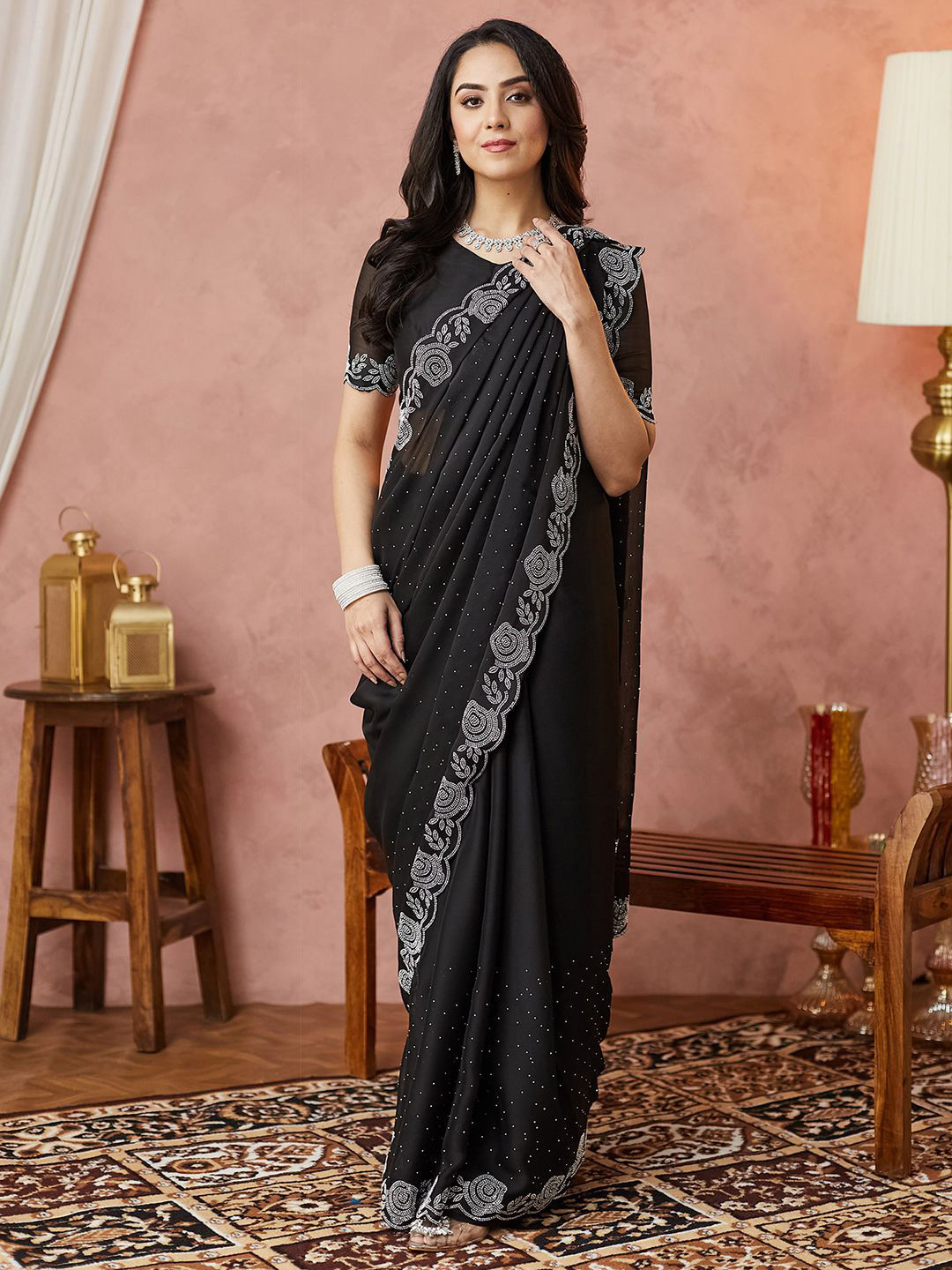 

Satrani Women Embellished Pure Georgette Saree, Black