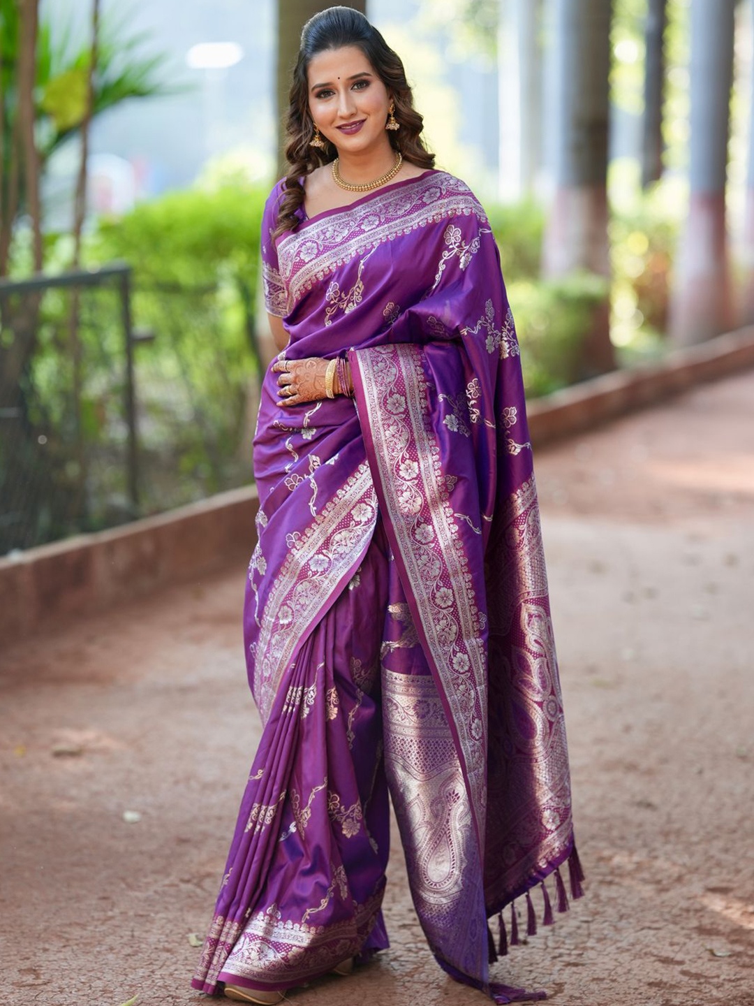 

Panzora Woven Design Zari Silk Blend Designer Banarasi Saree With Unstitched Blouse Piece, Purple