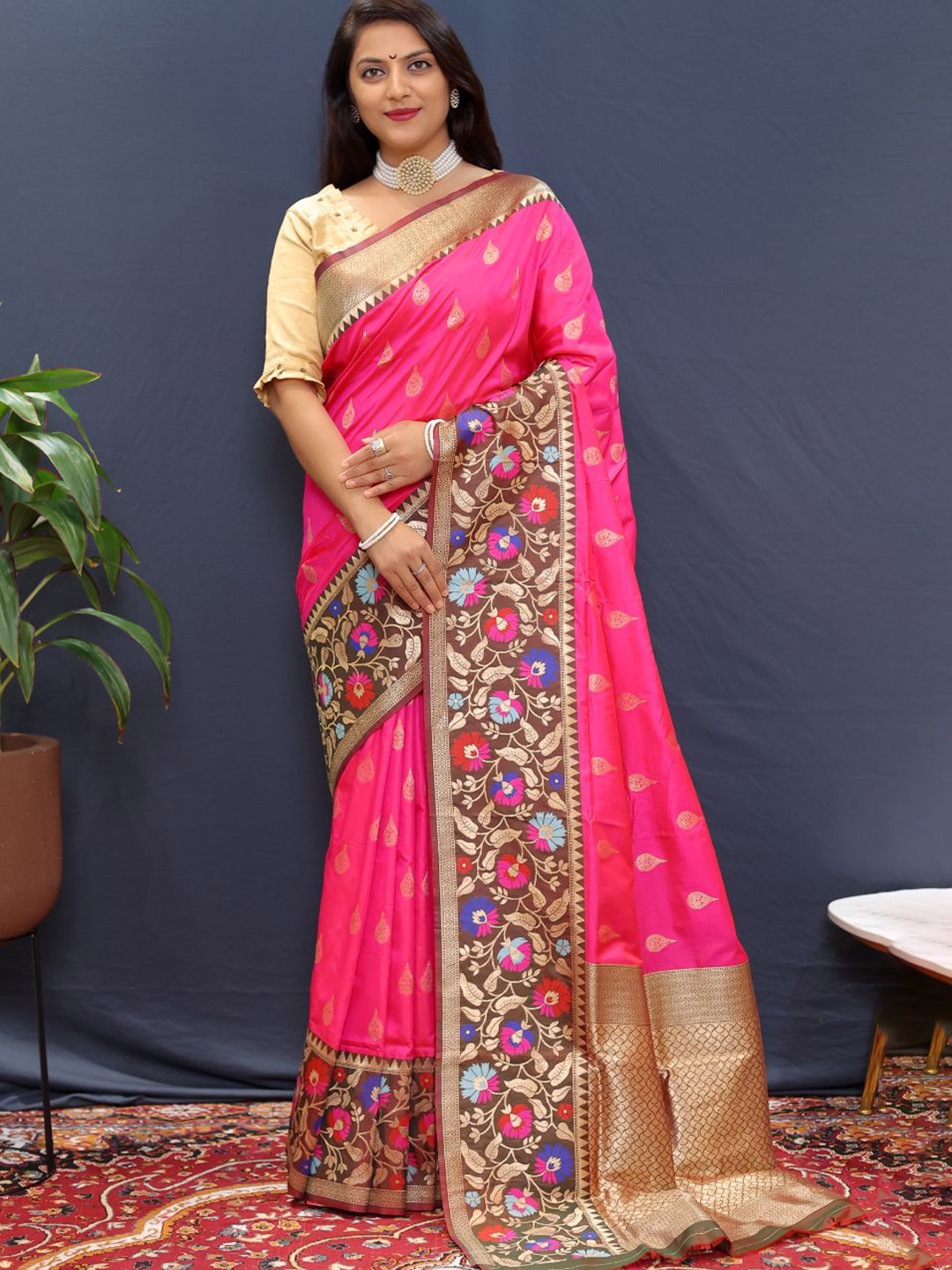 

Royal Rajgharana Saree Woven Design Zari Pure Silk Banarasi Sarees, Pink