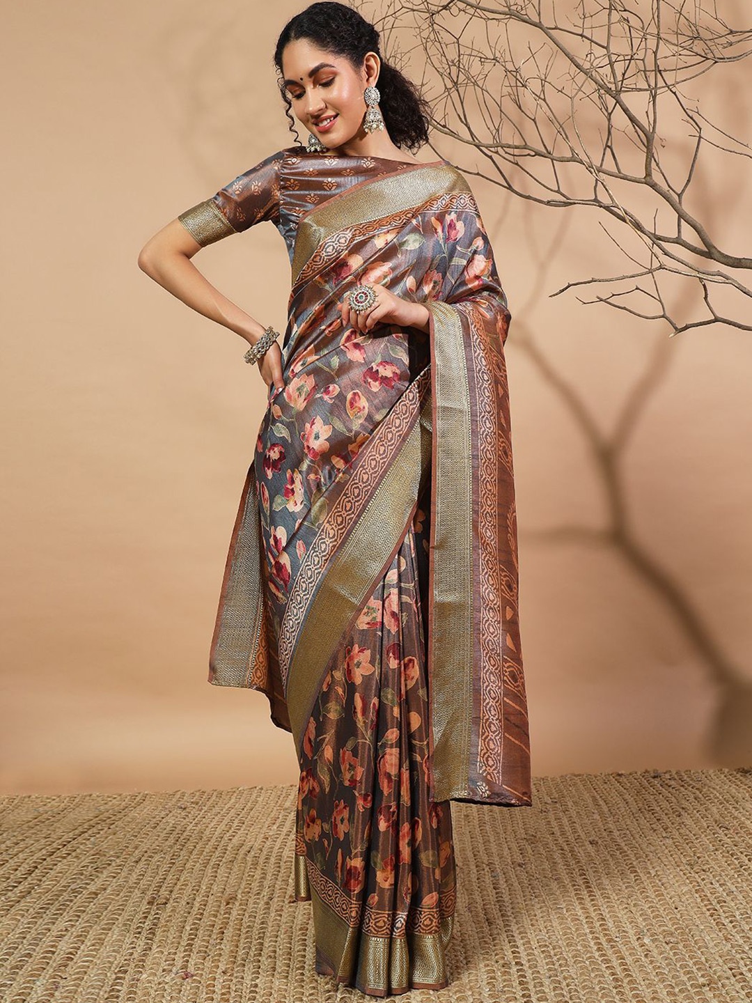 

RACHNA Floral Printed Zari Pure Silk Ready to Wear Saree, Grey