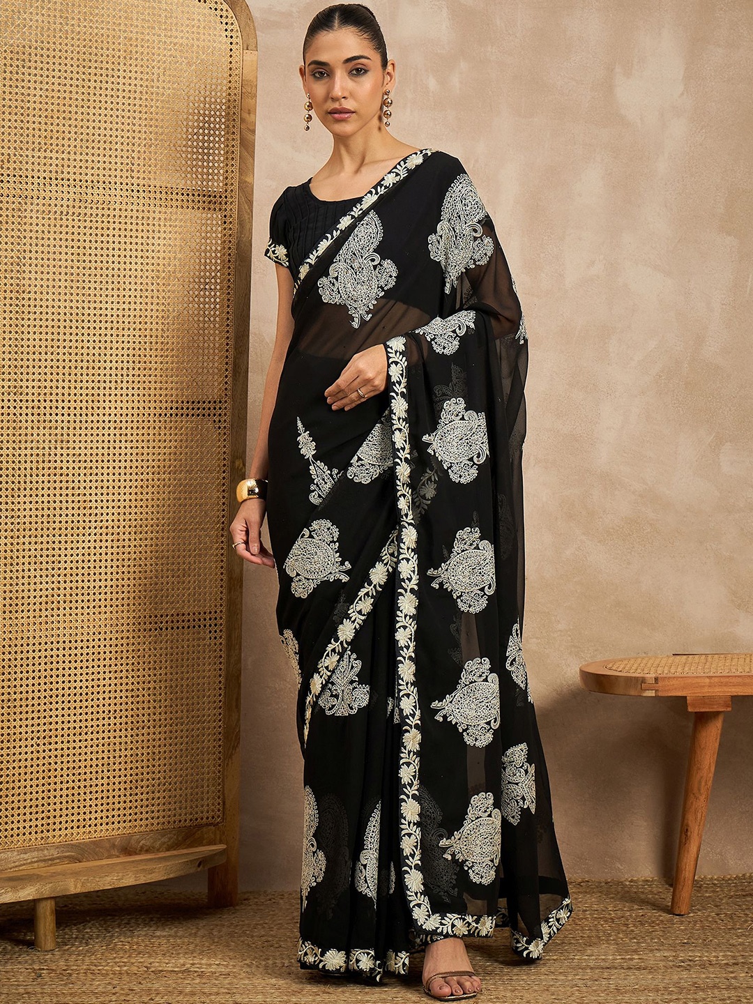 

all about you Women Embroidered Pure Georgette Saree, Black