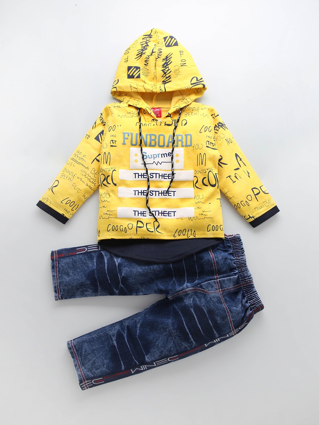 

Usman Harooni Collection Boys Printed Hooded Sweatshirt With Trouser, Yellow