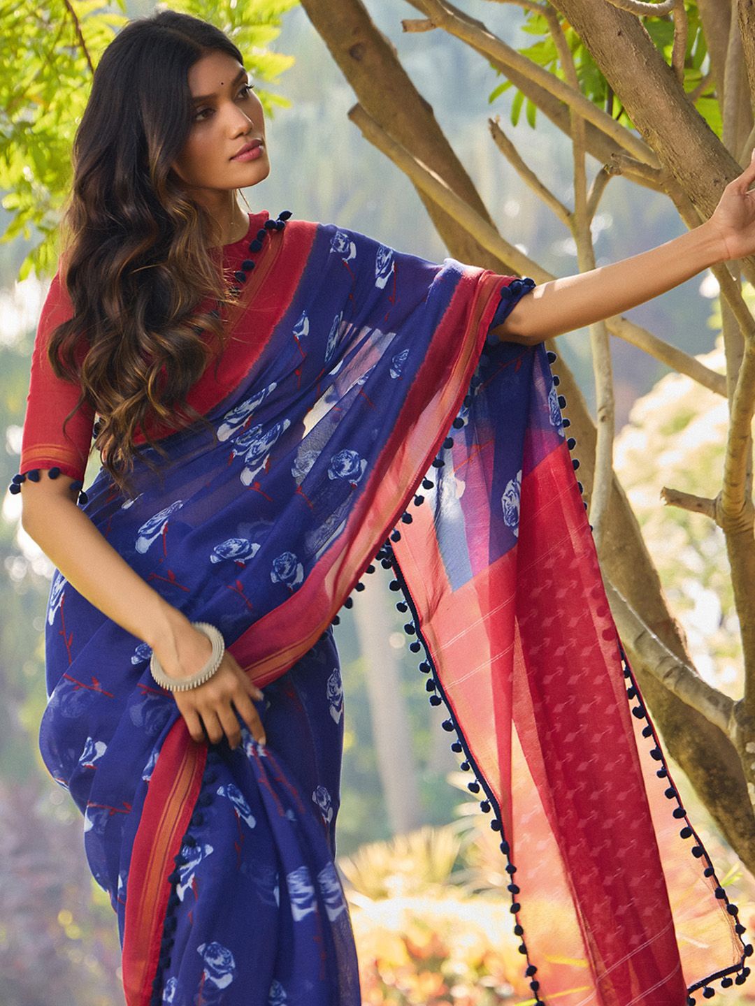 

Anouk Floral Printed Saree With Blouse Piece, Navy blue
