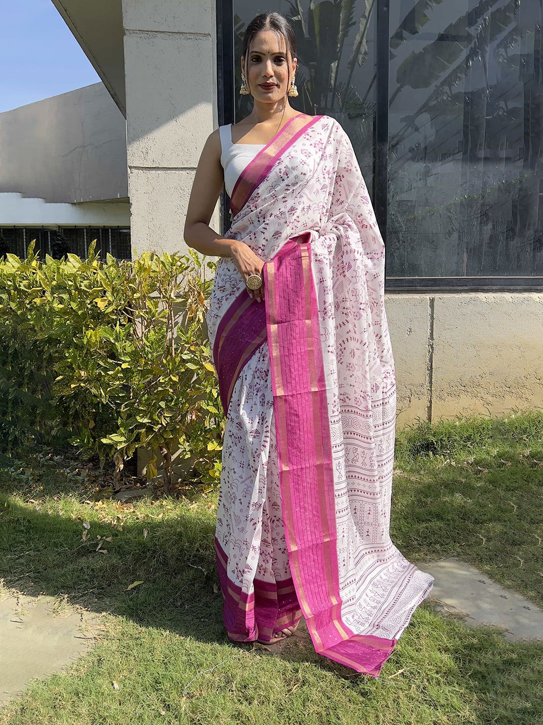 

DIVASTRI Ethnic Motifs Zari Pure Silk Ready to Wear Saree, Pink