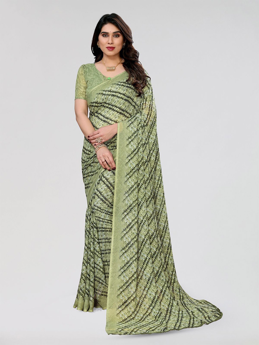 

Moda Rapido Abstract Printed Saree, Green