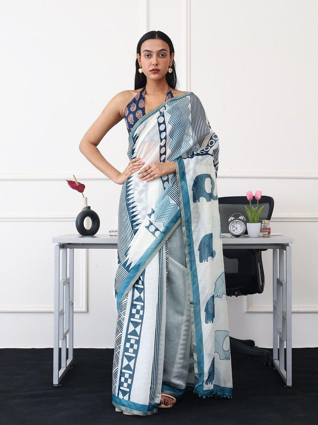 

Tikhi Imli Abstract Printed Ready to Wear Saree, Blue