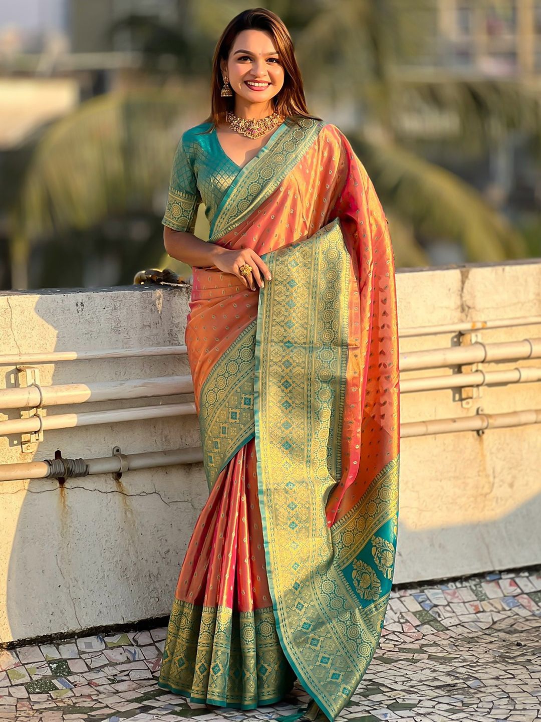 

Panzora Woven Design Zari Tissue Banarasi Saree, Pink