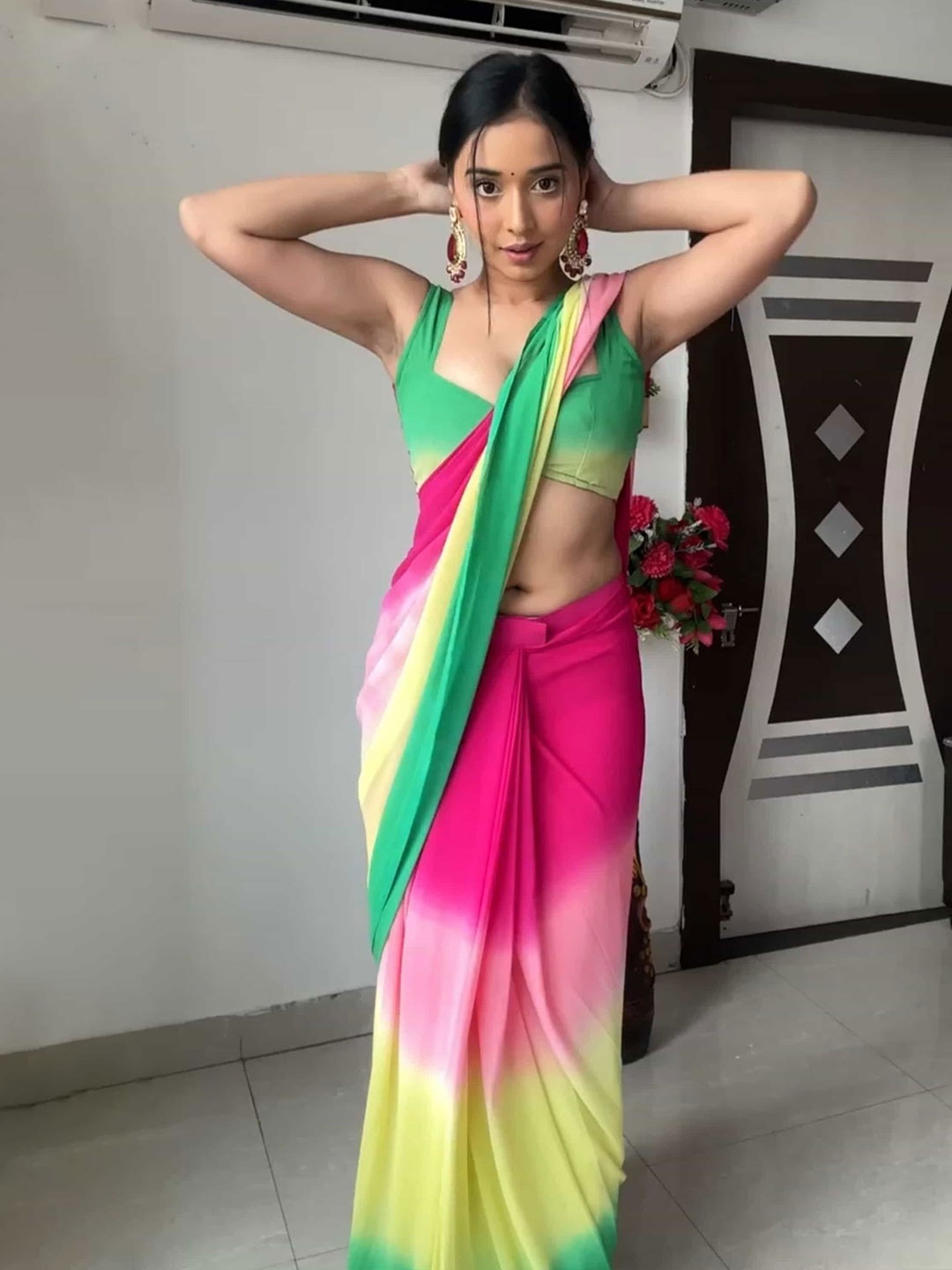 

DIVASTRI Colourblocked Pure Georgette Ready to Wear Holi Saree, Pink