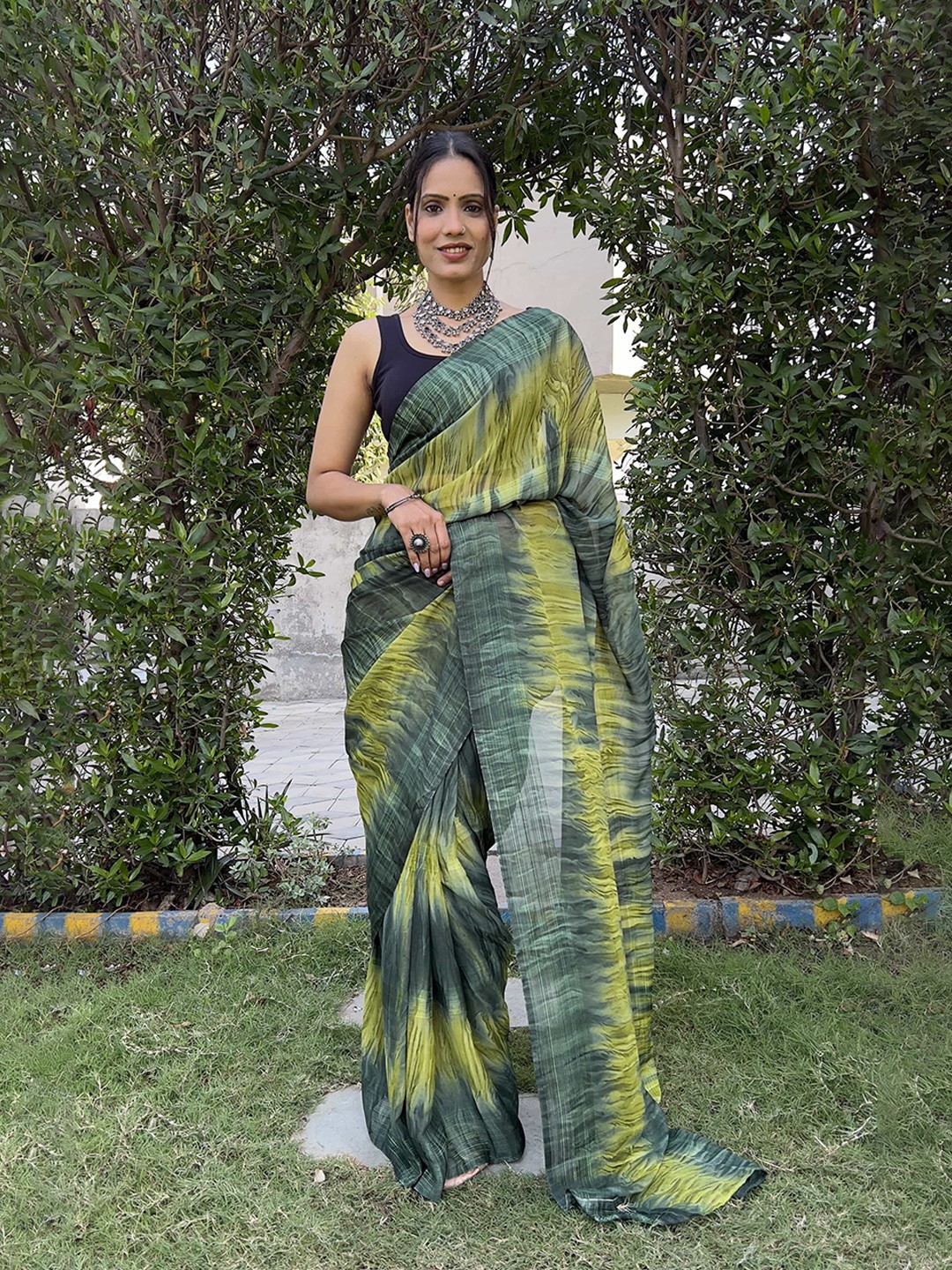 

DIVASTRI Pure Chiffon Ready to Wear Saree, Green