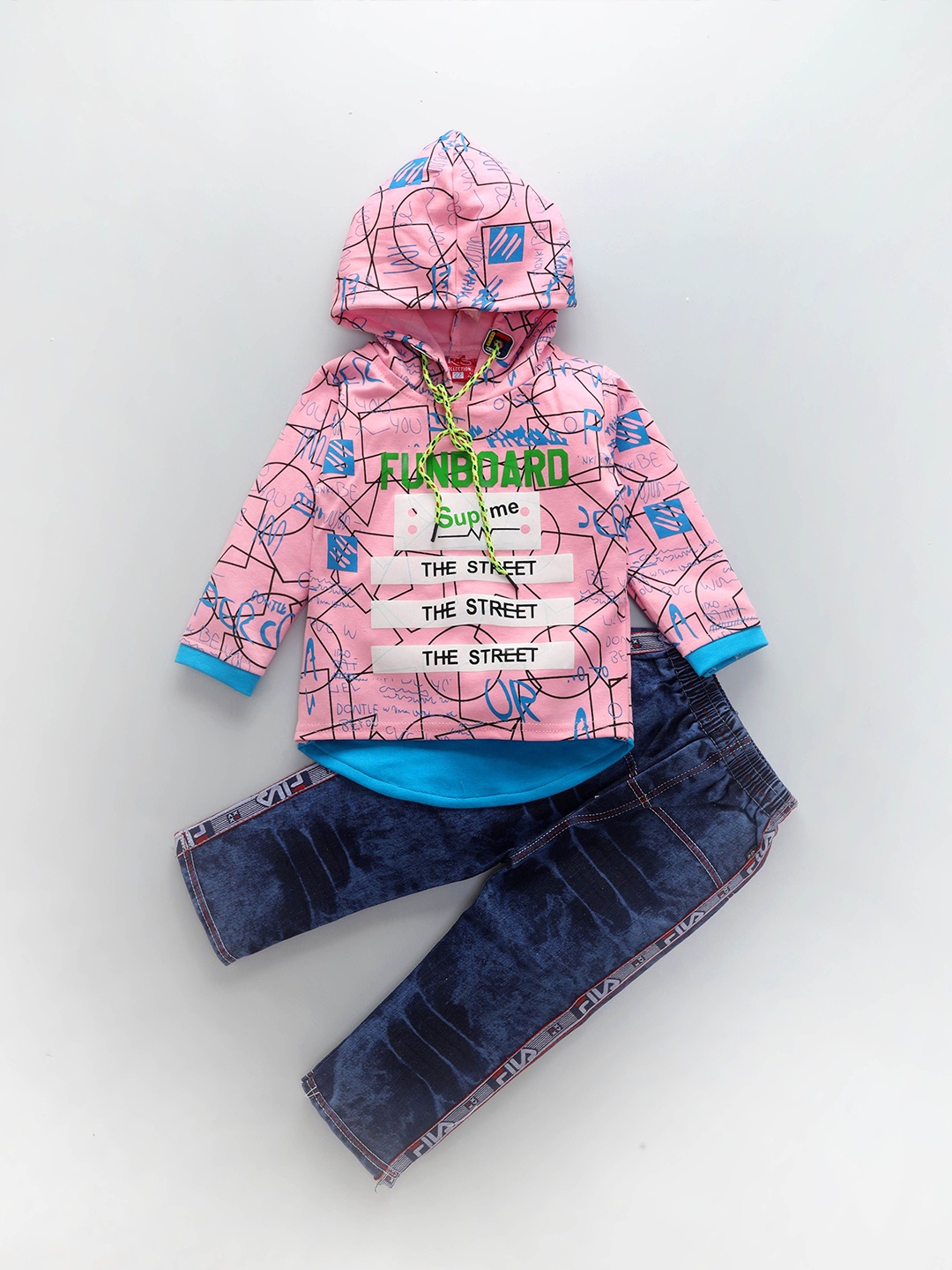 

Usman Harooni Collection Boys Printed Hooded Sweatshirt With Trouser, Pink