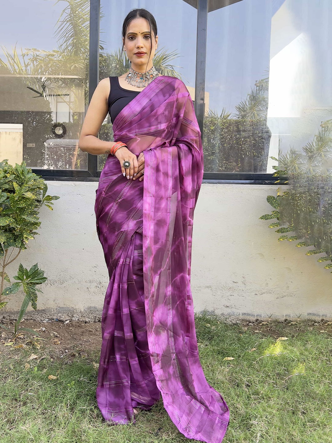 

DIVASTRI Floral Satin Ready to Wear Jamdani Saree, Purple