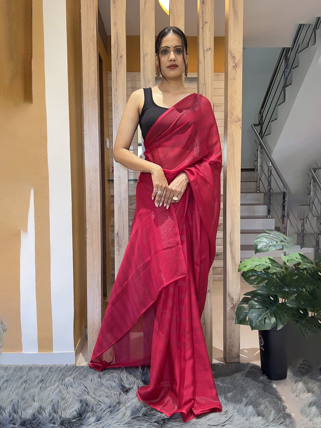 

DIVASTRI Women Pure Chiffon Ready to Wear Saree, Red