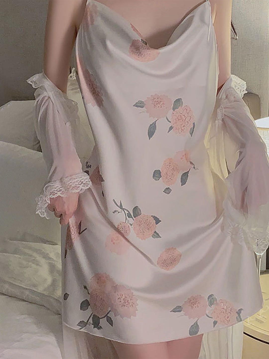 

LULU & SKY Women Printed Shoulder Straps Nightdress, White