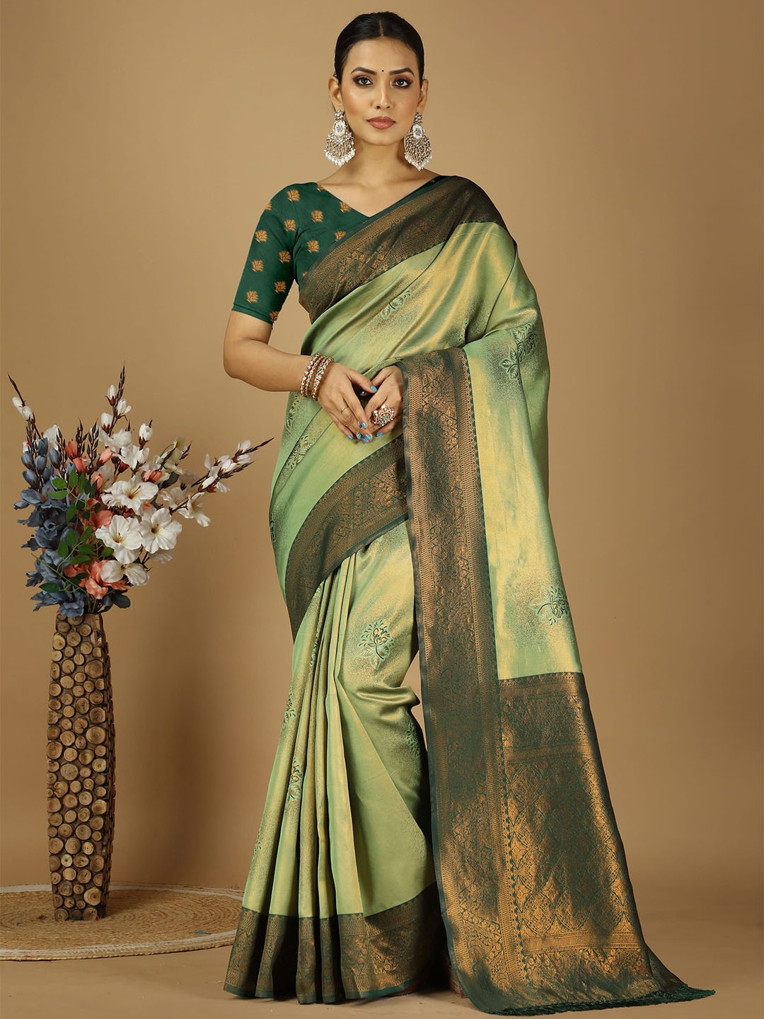 

KAYOMMI Woven Design Zari Kanjeevaram Saree, Green