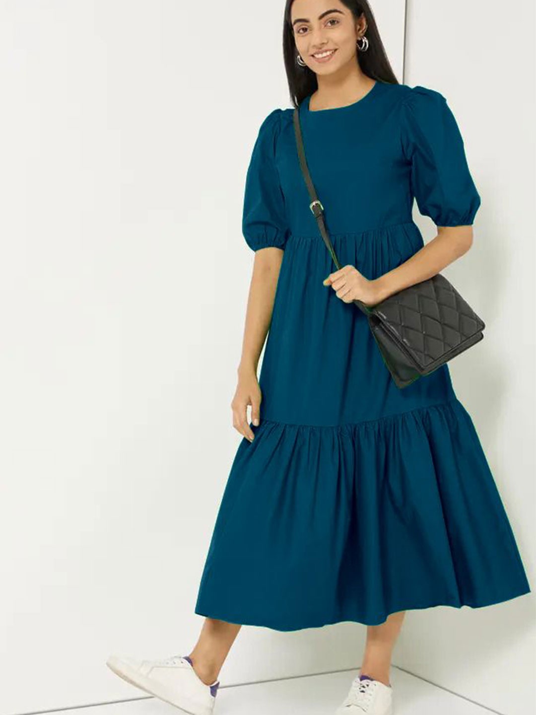 

Raiyani Enterprise Women Fit & Flare Midi Dress, Blue