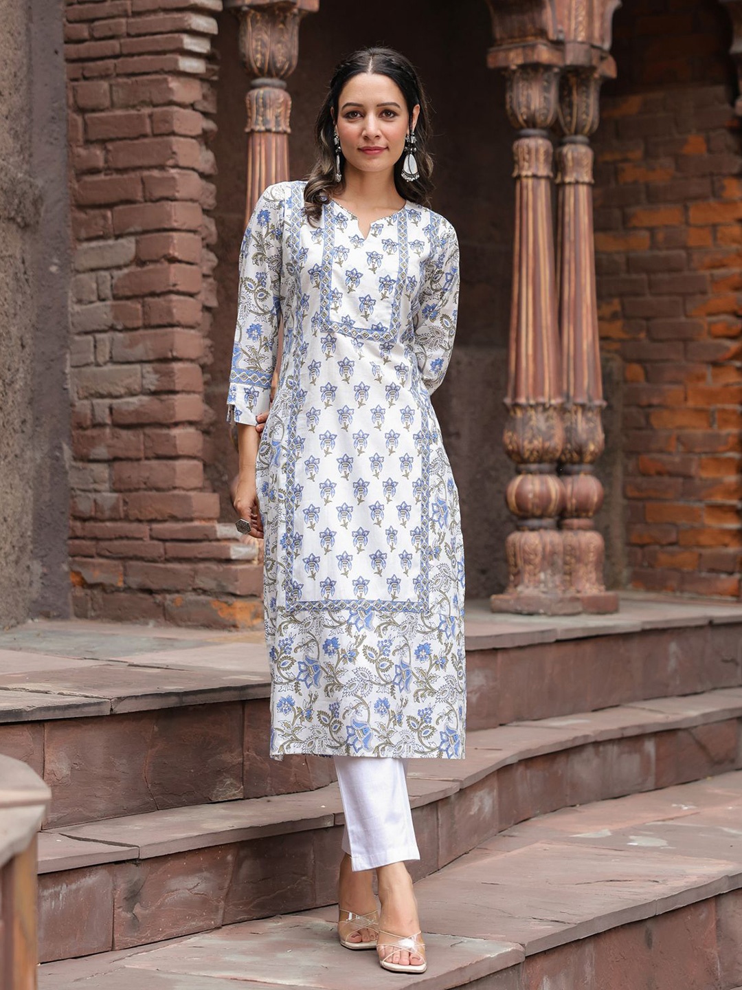 

Rain & Rainbow Floral Printed Notch Neck Pure Cotton Straight Kurta, White