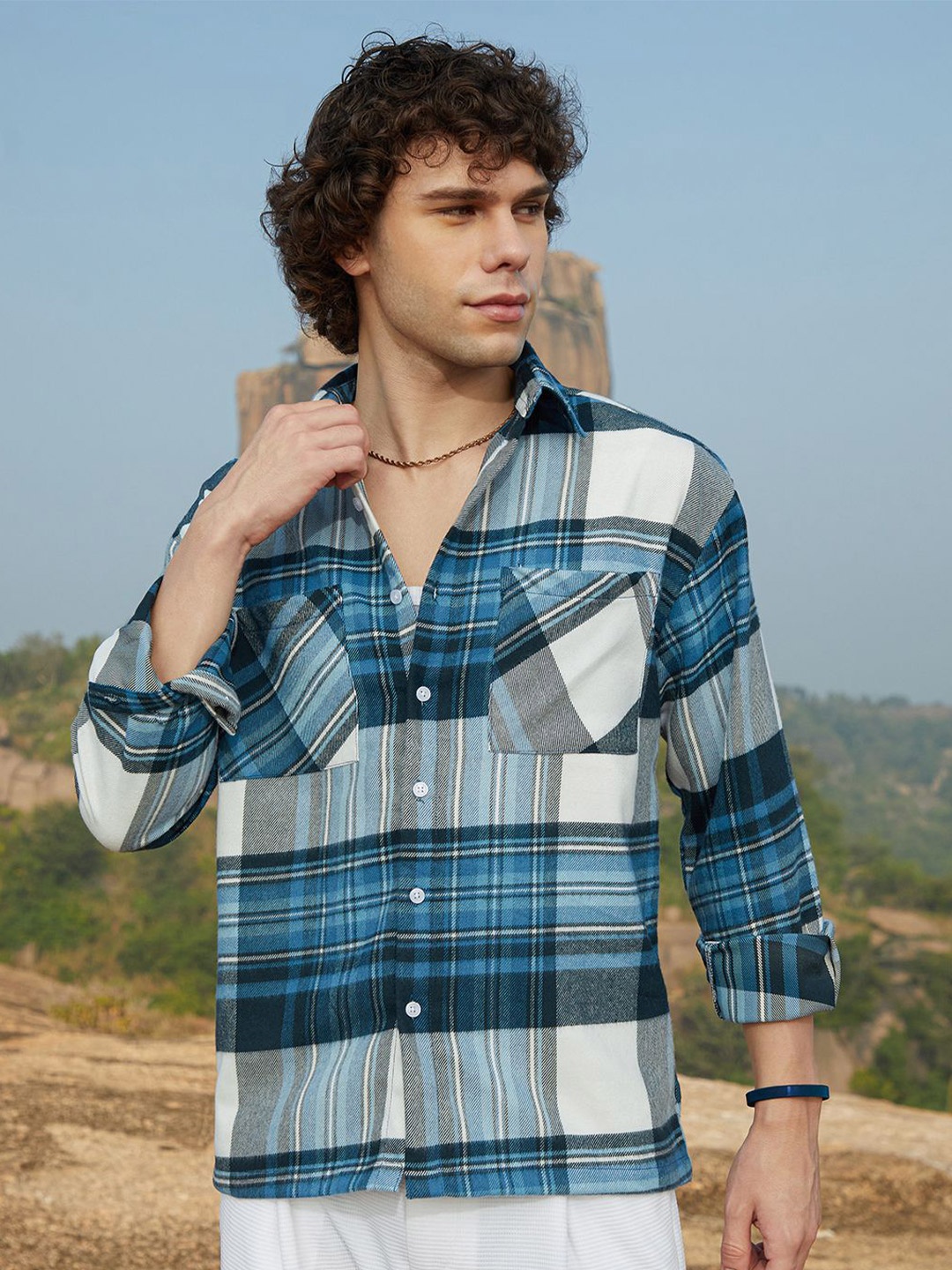 

Campus Sutra Men Comfort Spread Cotton Checked Casual Shirt, Blue