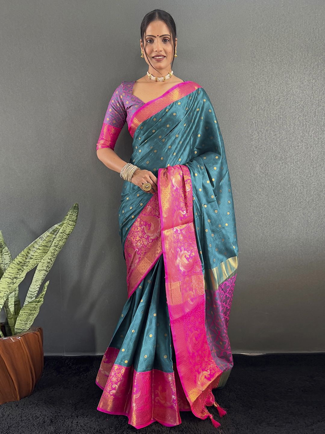 

Mitera Woven Design Zari Saree, Teal