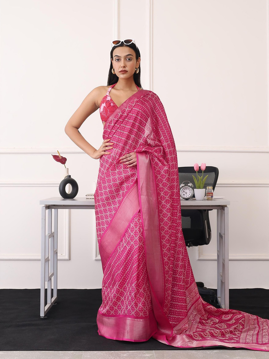 

Tikhi Imli Bandhani Printed Ready to Wear Saree, Pink