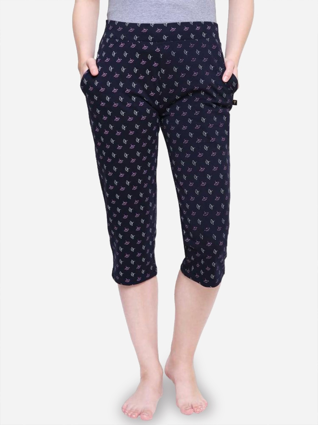 

Bodycare Women Regular Fit Mid-Rise Printed Cotton Capris, Navy blue