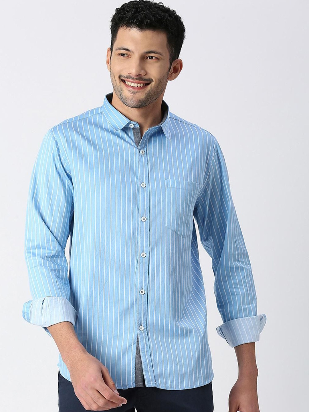 

SNX Men Spread Collar Vertical Striped Cotton Casual Shirt, Blue
