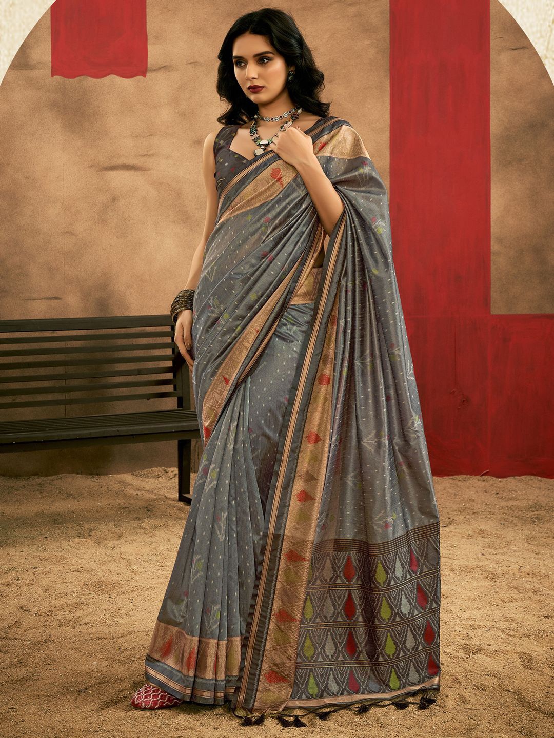 

Mitera Woven Design Zari Sungudi Saree, Grey